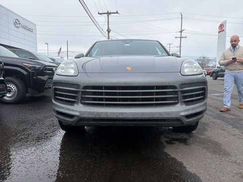 Used 2020 Porsche Cayenne image 2