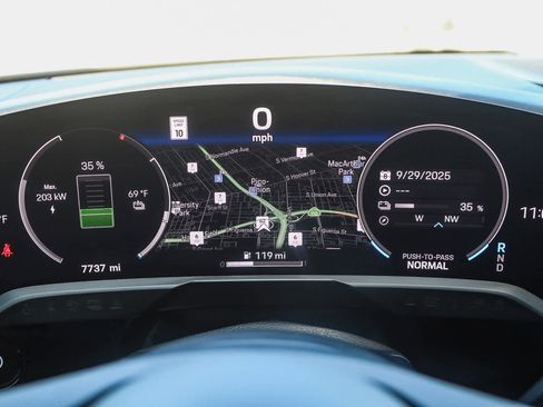 Used 2025 Porsche Taycan 4S image 29