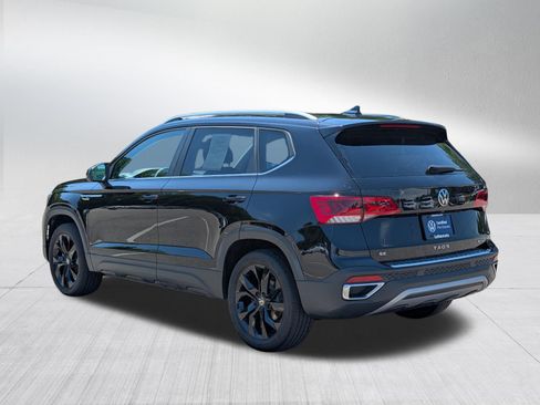 Certified 2023 Volkswagen Taos SE w/ Panoramic Sunroof Package AWD/4WD image 5