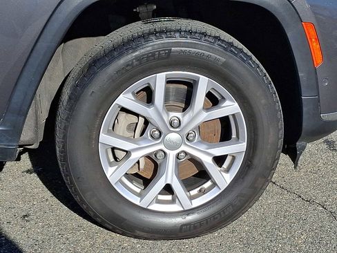 Used 2022 Jeep Grand Cherokee L Limited w/ Luxury Tech Group II image 9