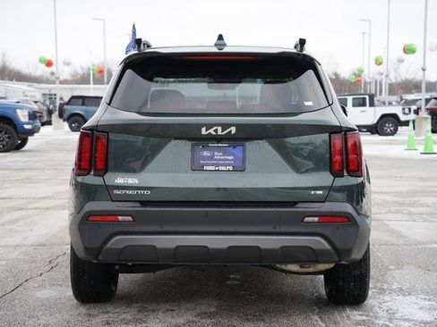 Used 2023 Kia Sorento S image 6