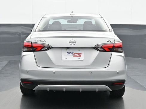 Used 2023 Nissan Versa SV image 5