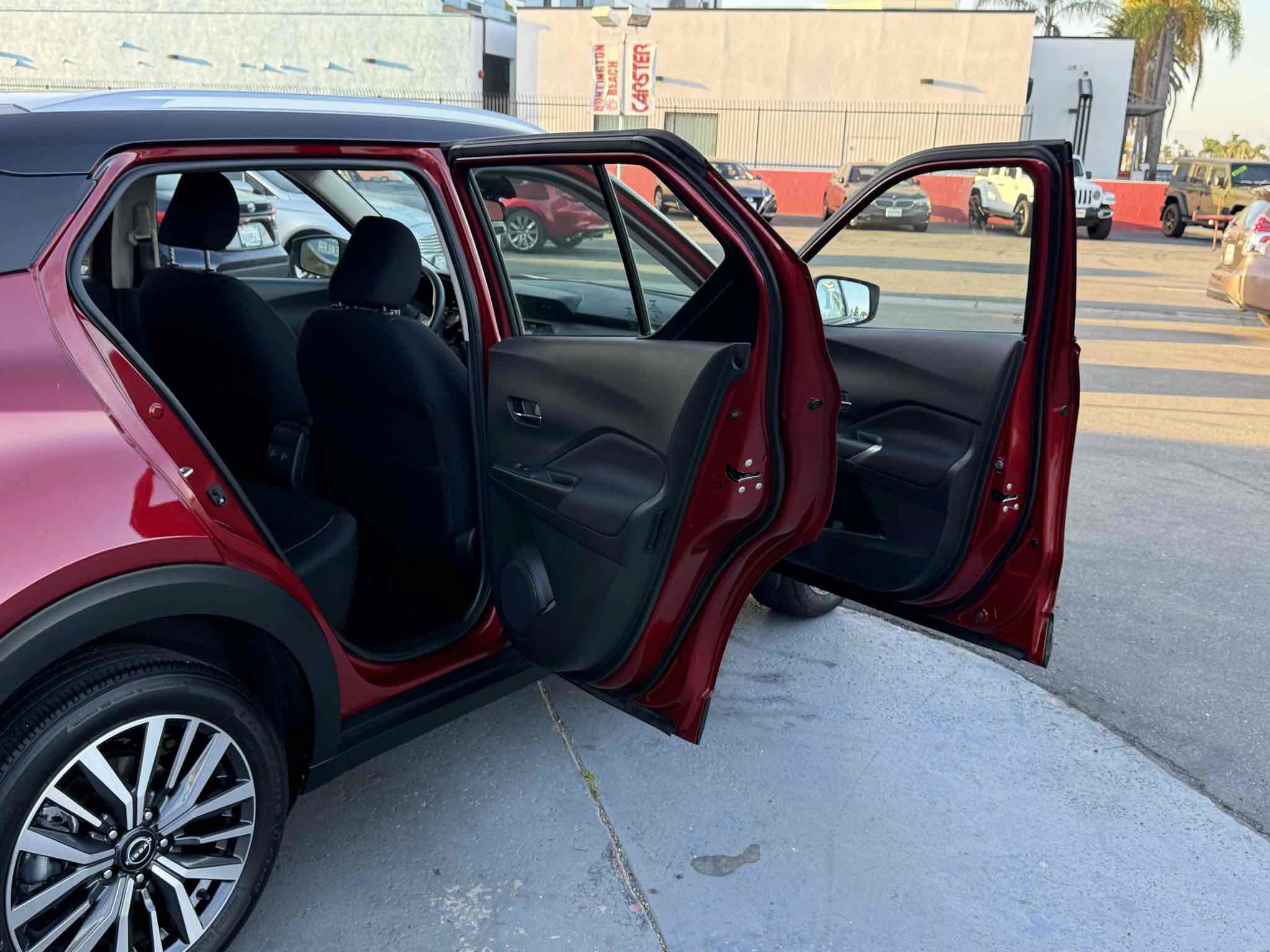 Used 2022 Nissan Kicks SV FWD image 41