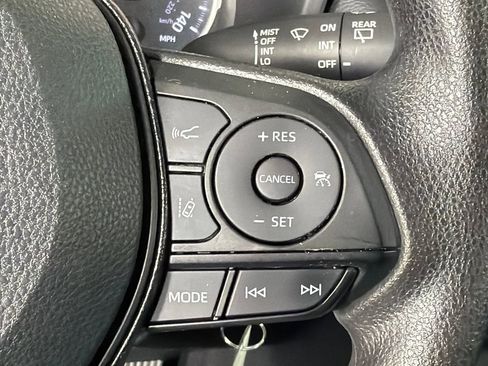 Used 2021 Toyota RAV4 LE FWD image 25