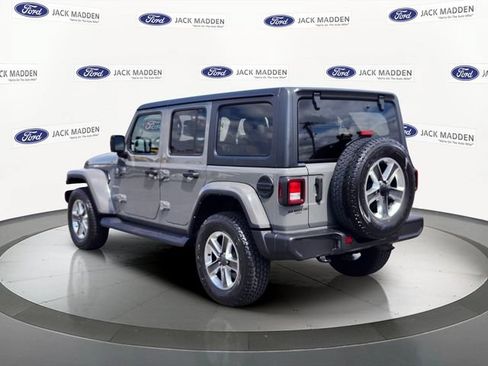 Used 2021 Jeep Wrangler Unlimited Sahara w/ Cold Weather Group AWD/4WD image 3
