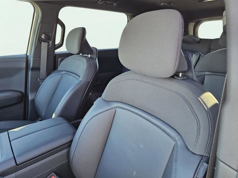 New 2027 Kia Telluride S image 17