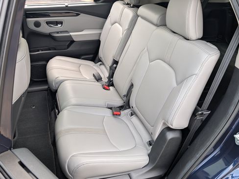Used 2024 Honda Pilot Touring image 18