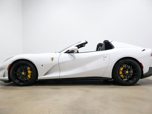 Used 2022 Ferrari 812 GTS RWD image 15