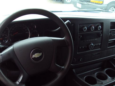 Used 2014 Chevrolet Express 1500 AWD image 22