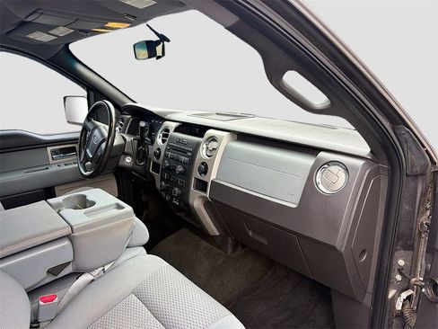 Used 2011 Ford F150 XLT w/ XLT Chrome Pkg image 24