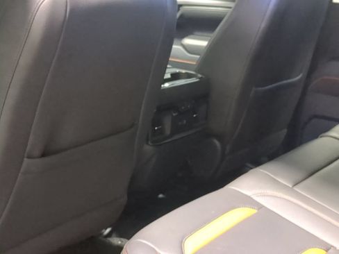 Used 2025 GMC Sierra 1500 AT4 w/ AT4 Premium Package AWD/4WD image 18