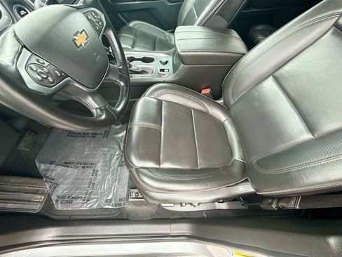 Used 2023 Chevrolet Traverse RS image 20