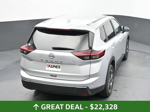 Used 2025 Nissan Rogue SV FWD image 27