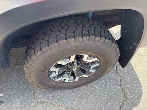 Used 2023 Toyota Tacoma TRD Off-Road w/ TRD Premium Off Road Package image 8