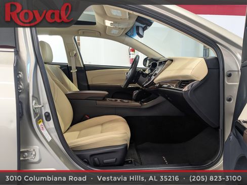 Used 2015 Toyota Avalon Limited image 9