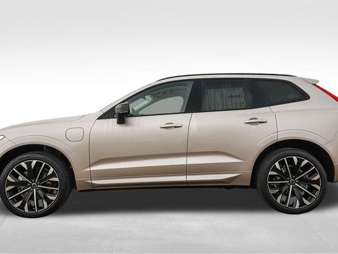 New 2026 Volvo XC60 T8 Ultra w/ Protection Package Premier image 8