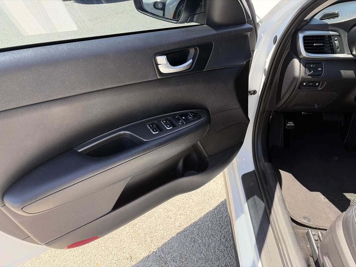Used 2019 Kia Optima S FWD image 7