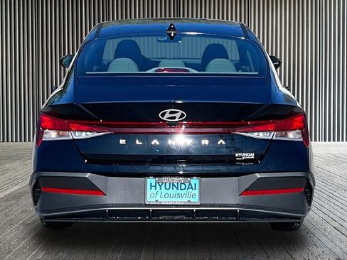 New 2026 Hyundai Elantra SE image 4