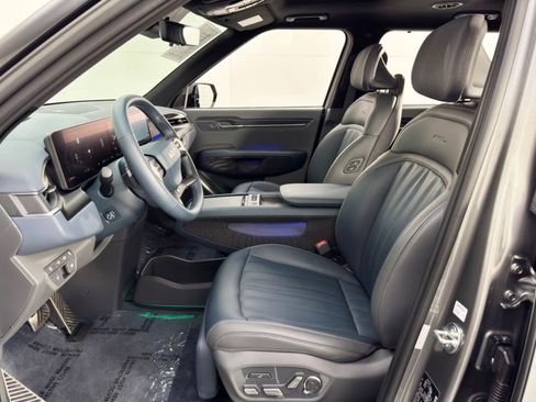 Used 2024 Kia EV9 GT-Line image 18