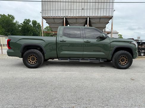 Used 2022 Toyota Tundra SR5 w/ SR5 Premium Package AWD/4WD image 6
