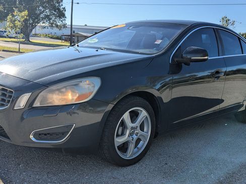 Used 2013 Volvo S60 T5 image 8