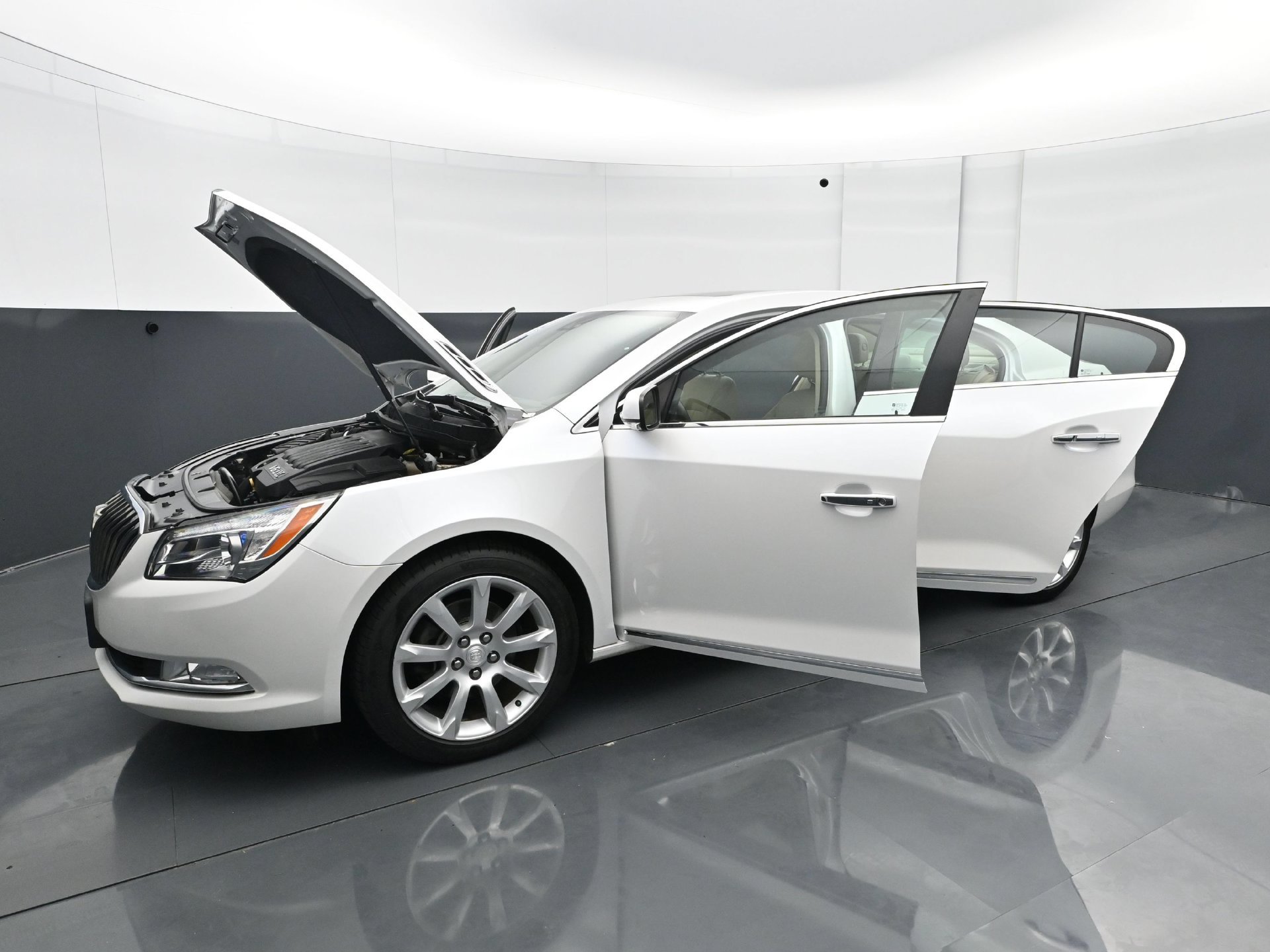 Used 2016 Buick LaCrosse Premium w/ Driver Confidence Package #1 FWD image 27