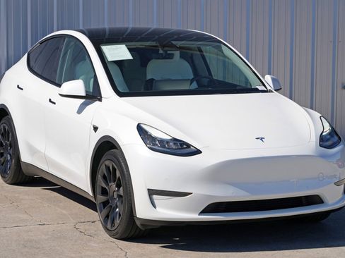 Used 2021 Tesla Model Y Long Range image 55