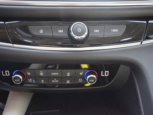Used 2023 Buick Enclave Avenir w/ Avenir Technology Package FWD image 31