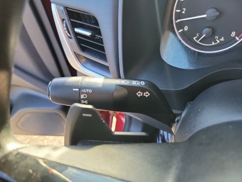 Used 2023 Nissan Rogue SV FWD image 25