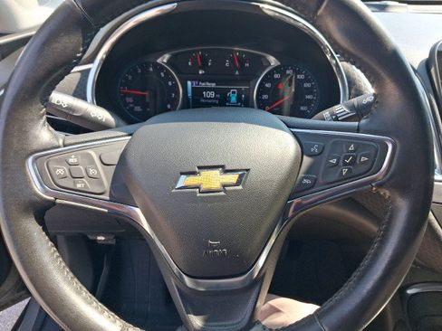Used 2017 Chevrolet Malibu LT FWD image 11