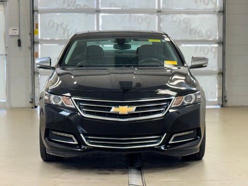 Used 2019 Chevrolet Impala Premier w/ Premier Convenience Package FWD image 2