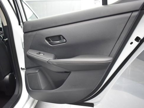 Used 2025 Nissan Sentra S image 19