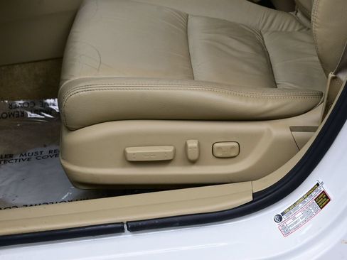 Used 2011 Honda Accord EX-L image 11