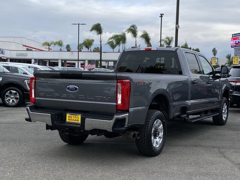 Used 2024 Ford F350 XLT image 3