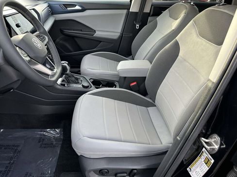 Used 2023 Volkswagen Taos SE w/ Black Wheel Package image 19