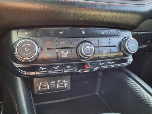Certified 2025 Dodge Durango GT AWD/4WD image 9