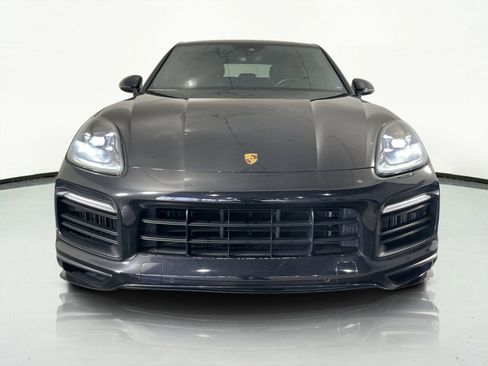 Used 2021 Porsche Cayenne GTS image 3