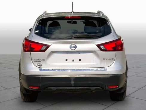 Used 2018 Nissan Rogue Sport SV w/ SV All-Weather Package AWD/4WD image 5