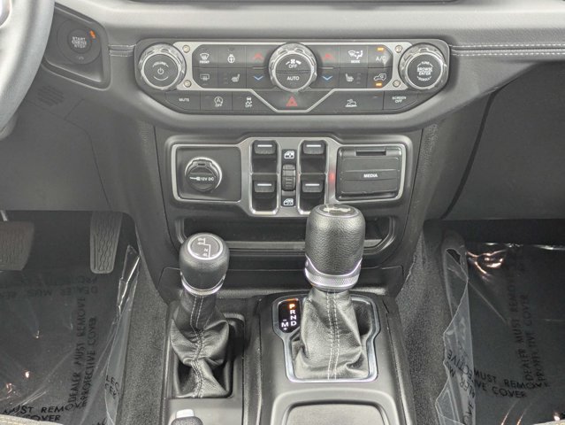 Certified 2026 Jeep Wrangler Unlimited Sahara AWD/4WD image 19