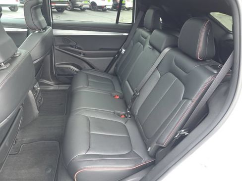 Used 2024 Jeep Wagoneer Launch Edition AWD/4WD image 32