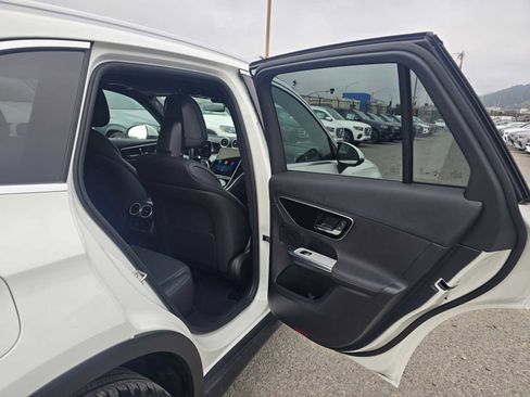 Used 2025 Mercedes-Benz GLC 300 GLC 300 image 14