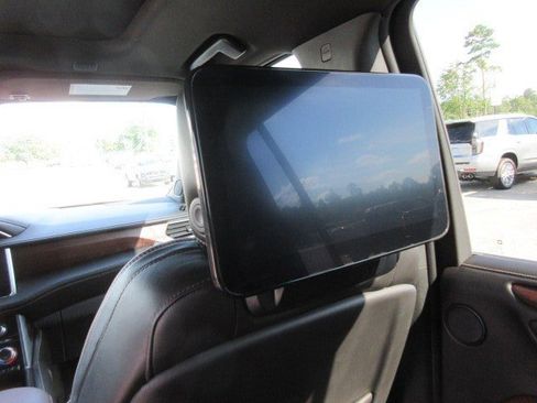 Used 2023 GMC Yukon XL Denali Ultimate AWD/4WD image 18