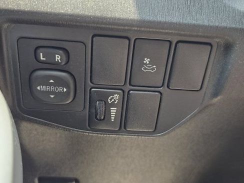 Used 2013 Toyota Prius Four w/ Deluxe Solar Roof Pkg FWD image 20