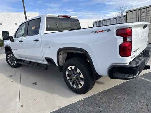 Certified 2024 Chevrolet Silverado 2500 Custom w/ Custom Value Package image 8