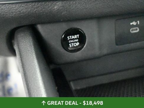 Used 2024 Nissan Rogue S image 40