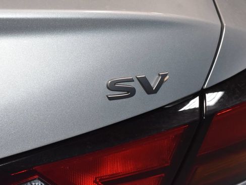 Used 2024 Nissan Altima 2.5 SV FWD image 30