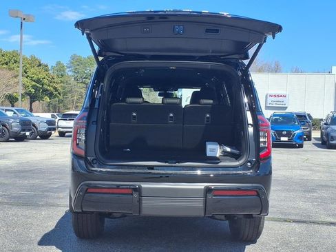 New 2025 Nissan Armada SL w/ Captain's Chari Seat Package image 7
