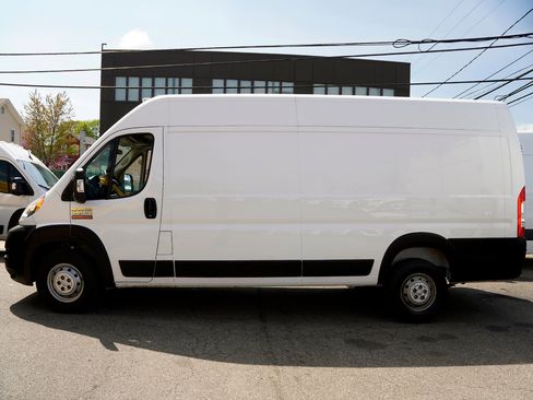 Used 2022 RAM ProMaster 3500 w/ Convenience Group FWD image 3