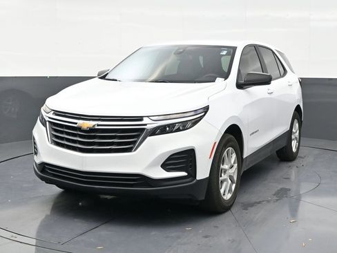 Used 2024 Chevrolet Equinox LS FWD image 8