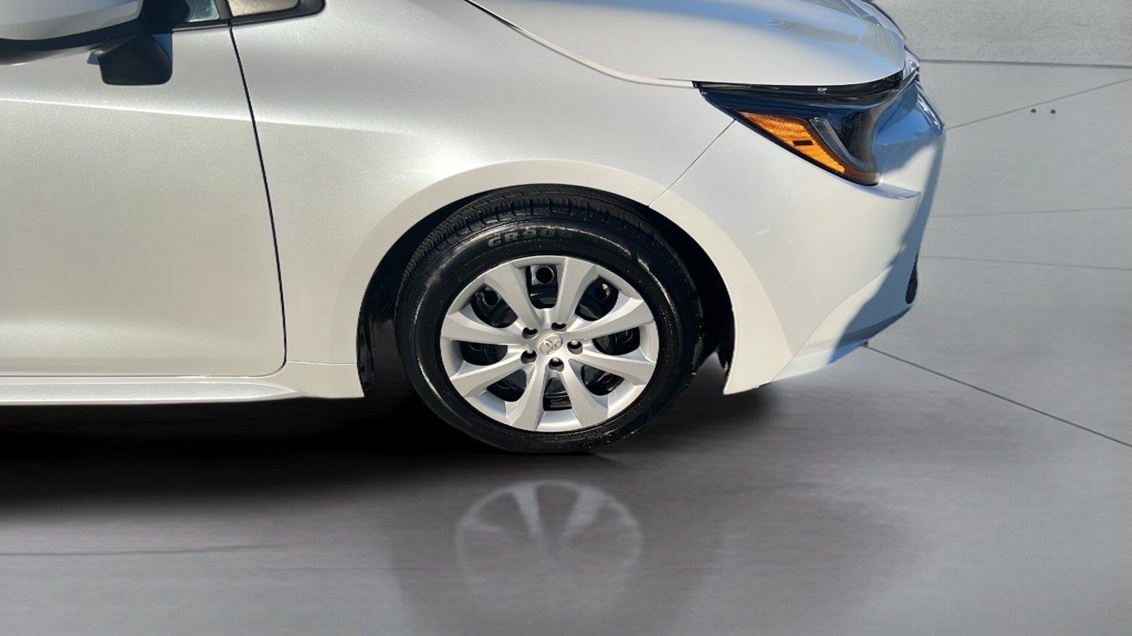 Used 2025 Toyota Corolla LE FWD image 20